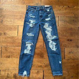 American Eagle distressed mom jean